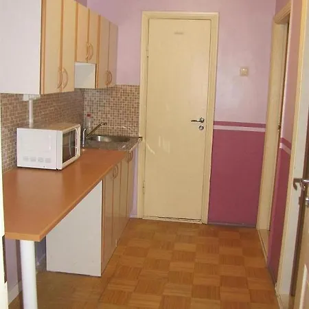 Economy Baltics - Uue Maailma 19 * Tallinn